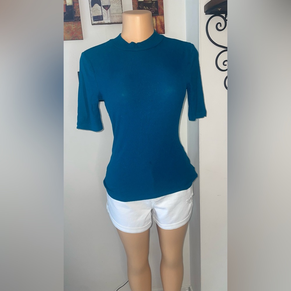 (94)FOREVER 21 TOP SHORT SLEEVE SIZE M EXCELLENT CONDITIONS HOME FREE SMOKE
